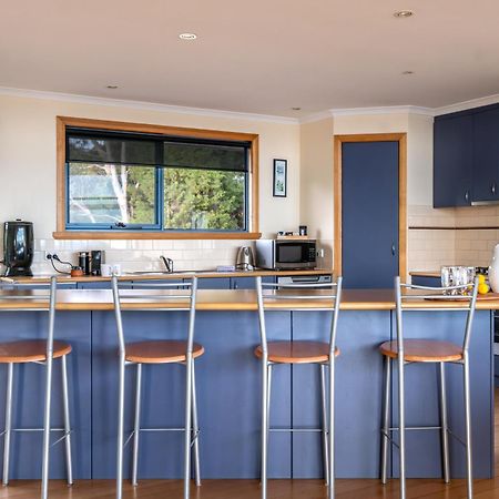 Waterline Holiday Home Coles Bay Bagian luar foto