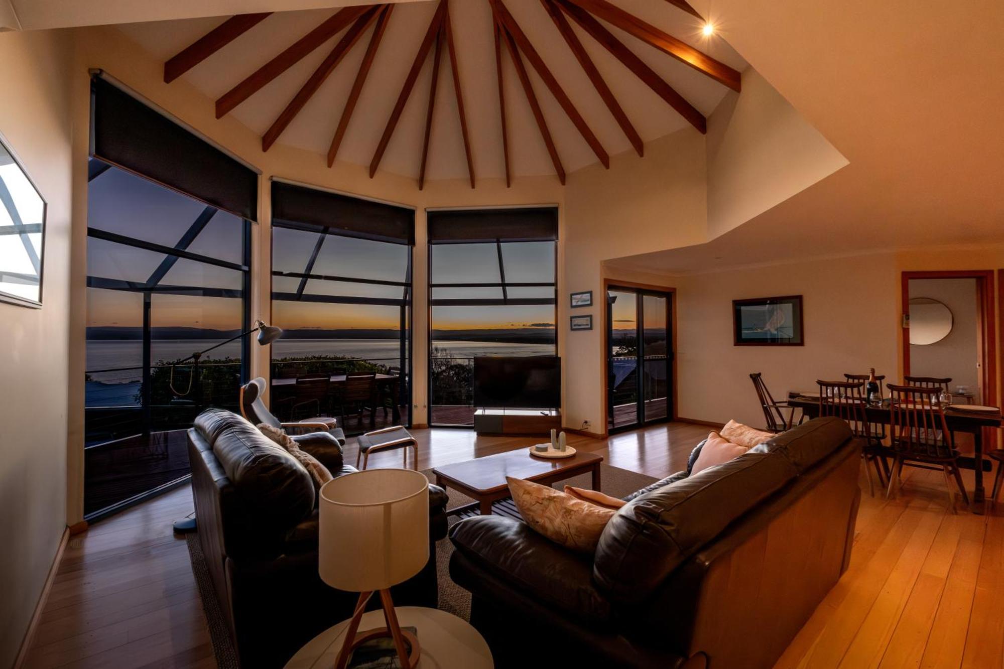 Waterline Holiday Home Coles Bay Bagian luar foto