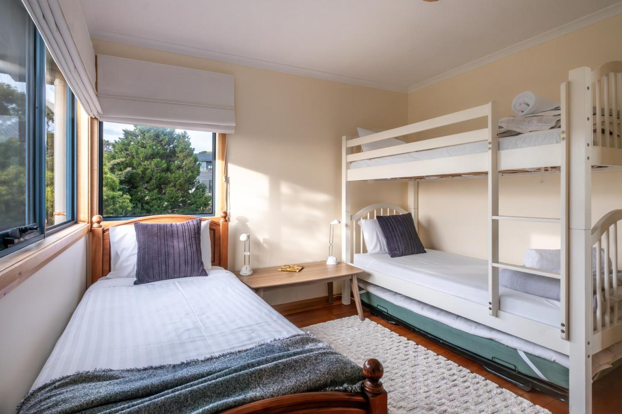 Waterline Holiday Home Coles Bay Bagian luar foto
