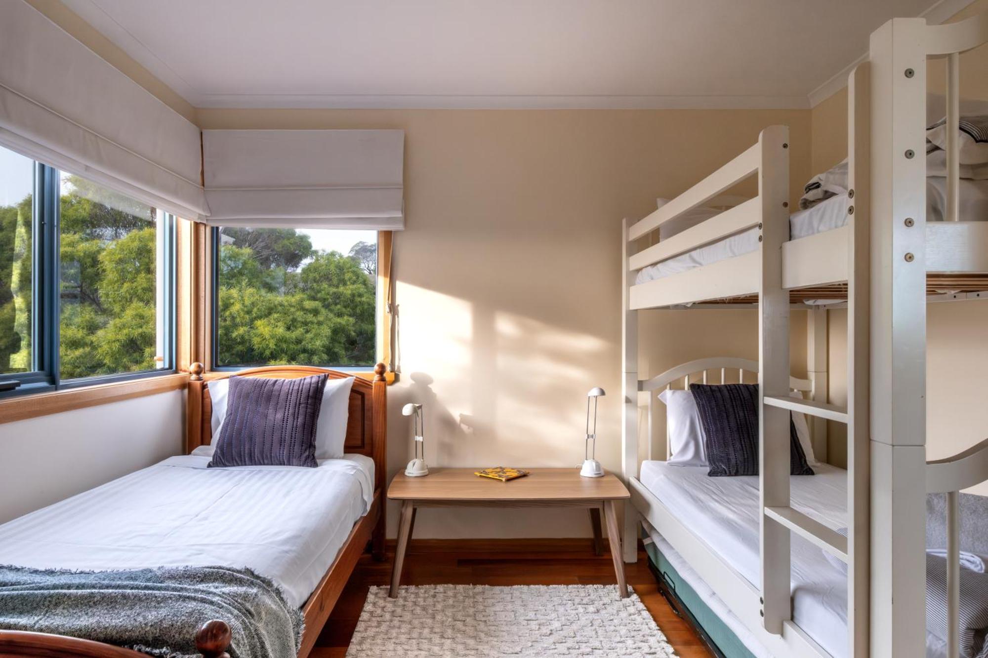 Waterline Holiday Home Coles Bay Bagian luar foto