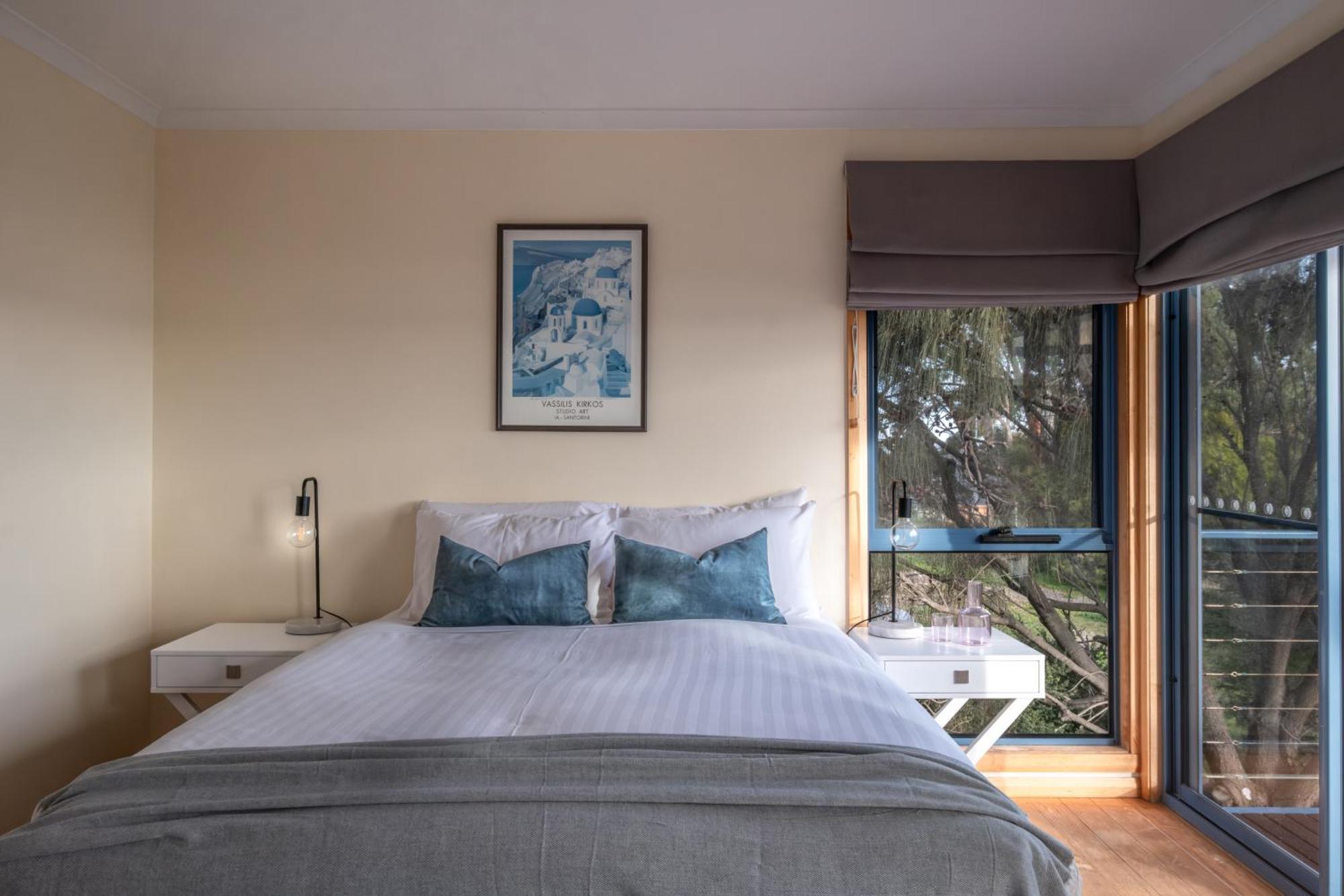 Waterline Holiday Home Coles Bay Bagian luar foto