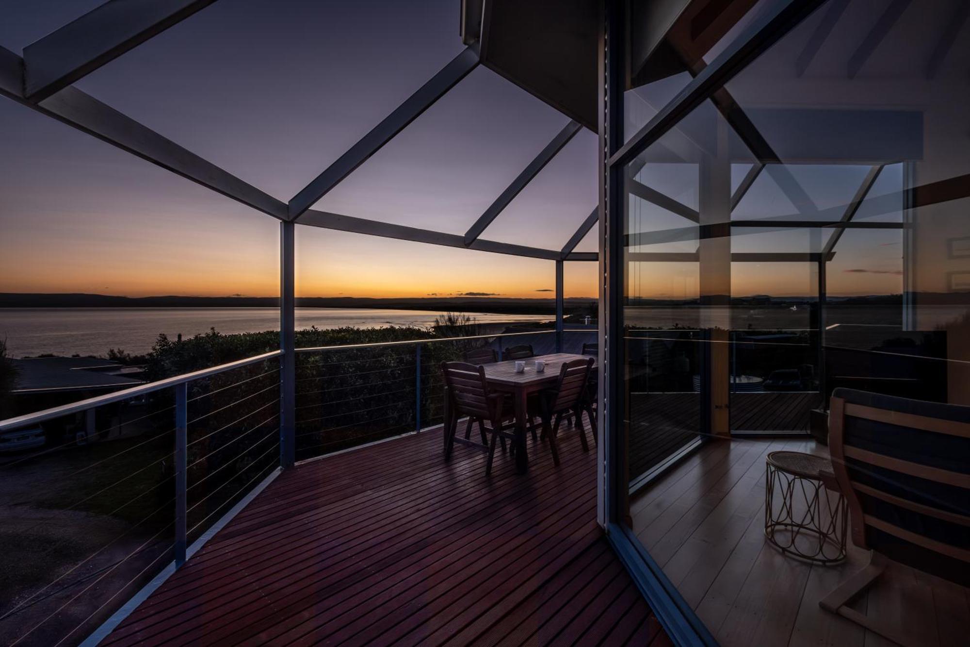 Waterline Holiday Home Coles Bay Bagian luar foto