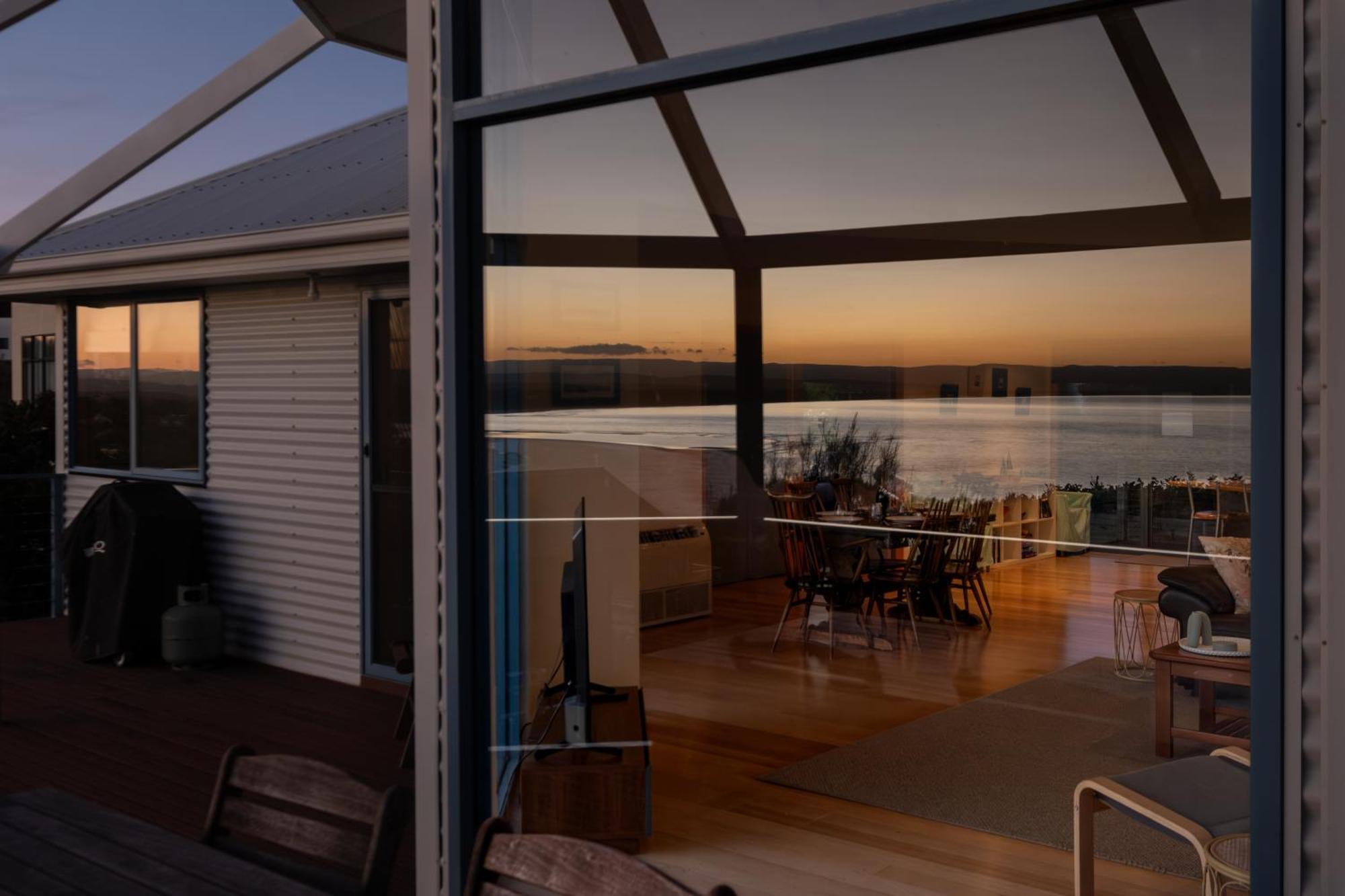Waterline Holiday Home Coles Bay Bagian luar foto