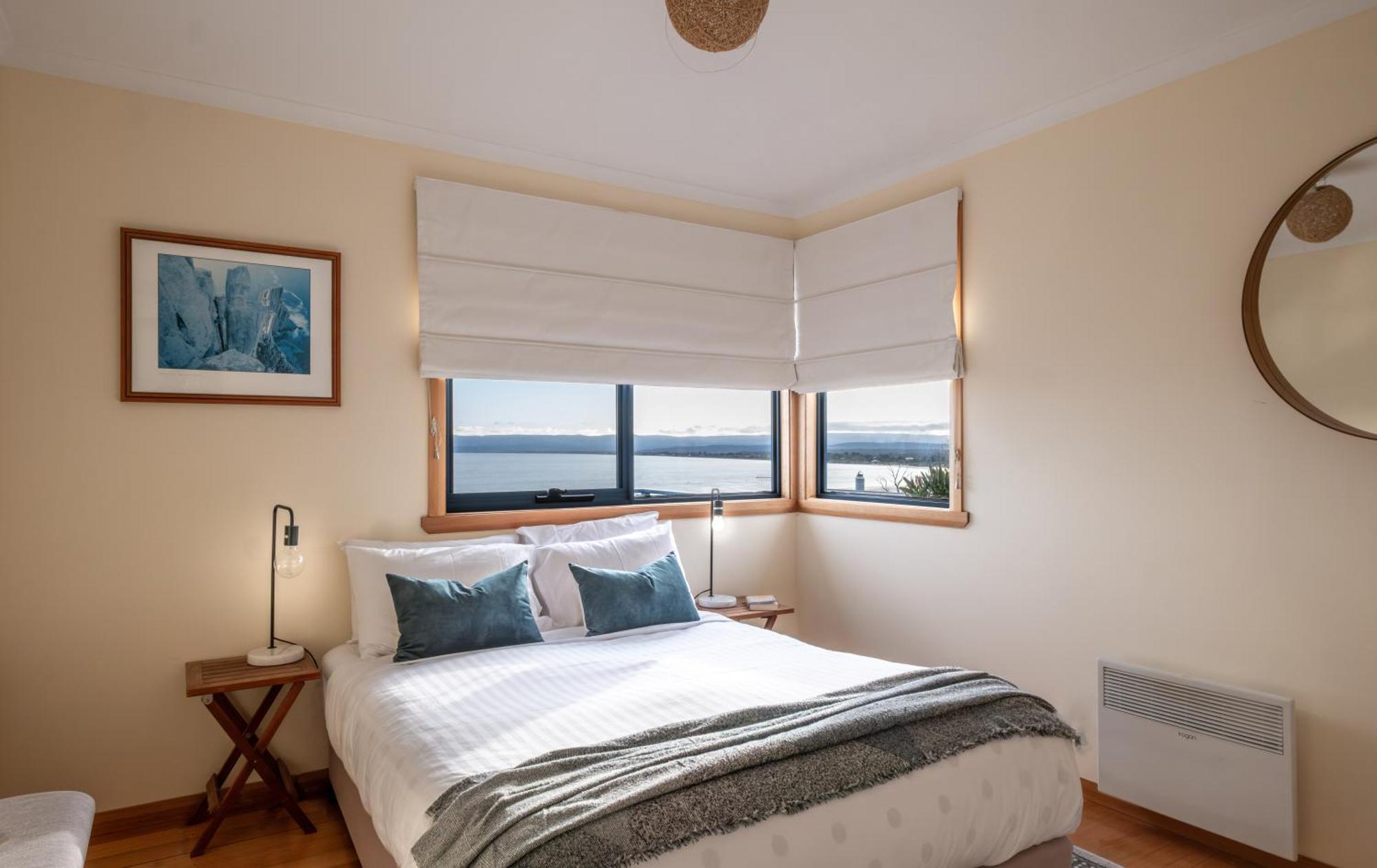 Waterline Holiday Home Coles Bay Bagian luar foto